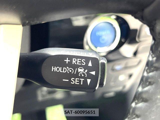 Toyota PRIUS 2018-03 6677589-5