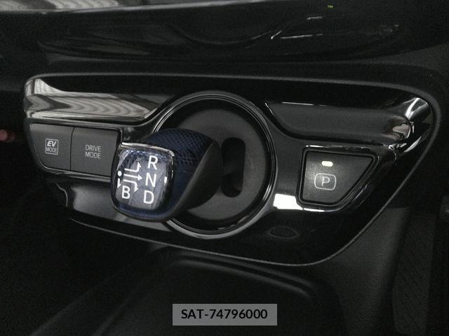 Toyota PRIUS 2021-04 6677586-13