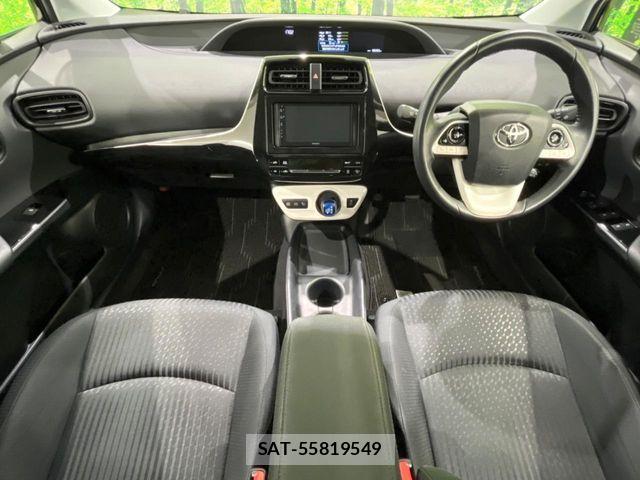 Toyota PRIUS 2017-03 6677588-1