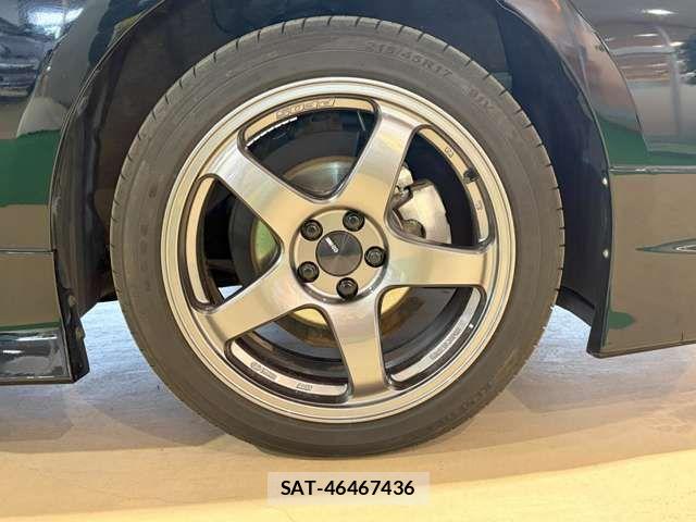 Toyota PRIUS 2018-07 6717089-12