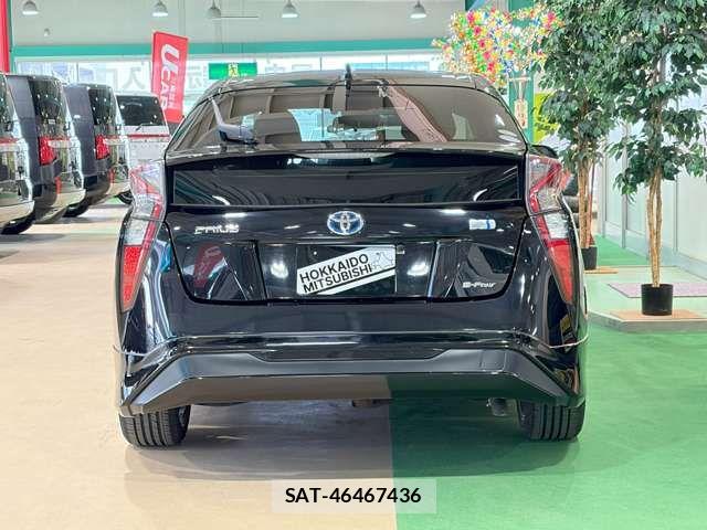 Toyota PRIUS 2018-07 6717089-14