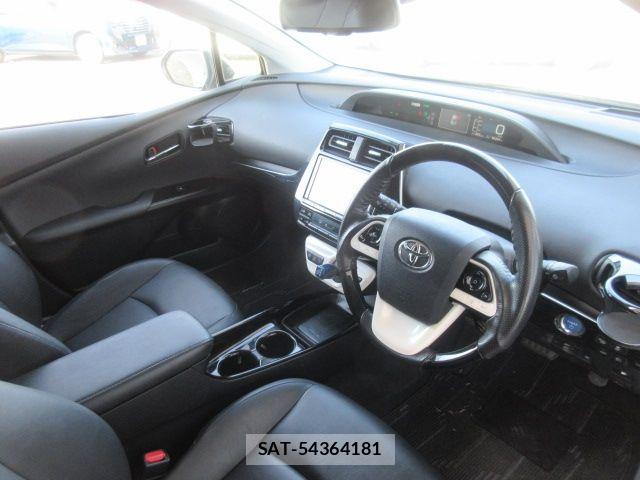 Toyota PRIUS 2016-07 6752944-10