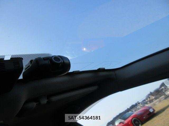 Toyota PRIUS 2016-07 6752944-17