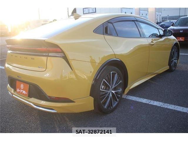 Toyota PRIUS 2023-06 6752942-13