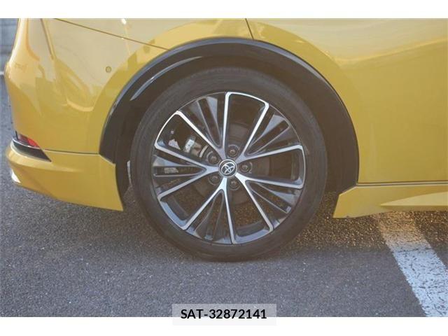 Toyota PRIUS 2023-06 6752942-16