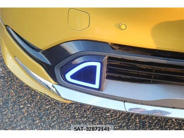 Toyota PRIUS 2023-06 6752942-21