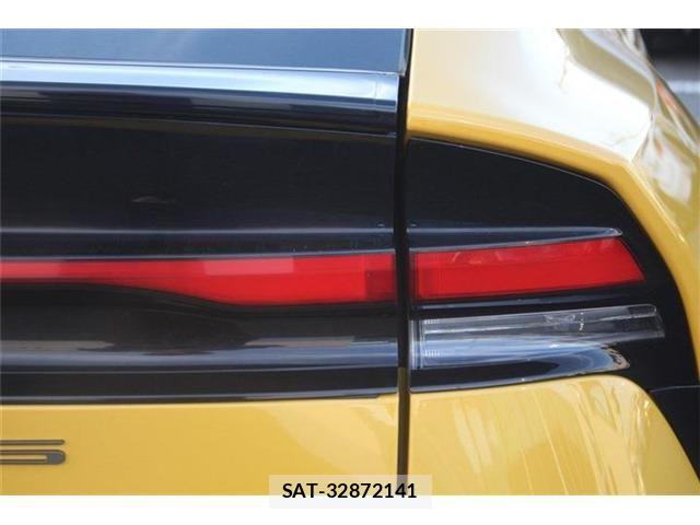 Toyota PRIUS 2023-06 6752942-26