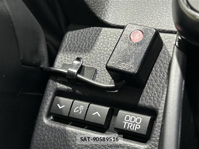 Toyota PRIUS 2023-12 6752941-20