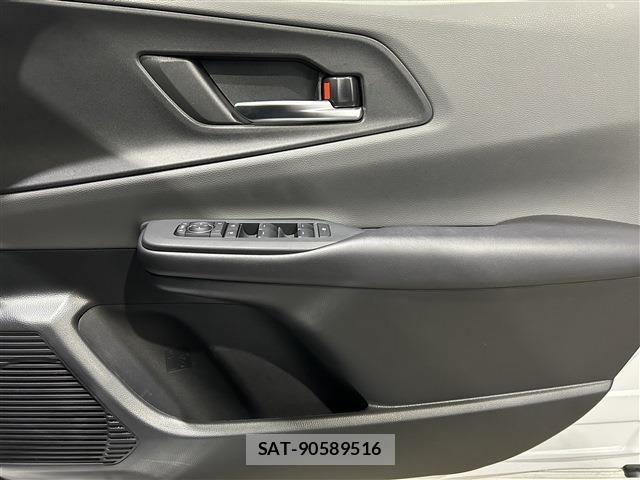 Toyota PRIUS 2023-12 6752941-25