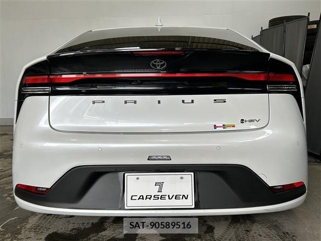Toyota PRIUS 2023-12 6752941-6