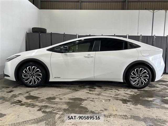 Toyota PRIUS 2023-12 6752941-8