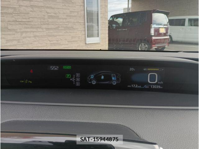 Toyota PRIUS 2017-08 6752945-10