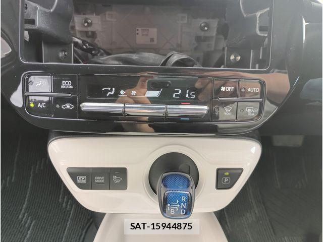 Toyota PRIUS 2017-08 6752945-11