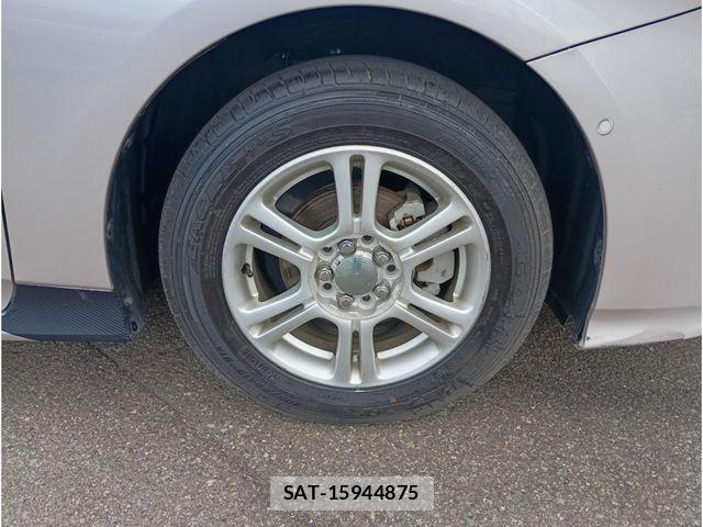 Toyota PRIUS 2017-08 6752945-14