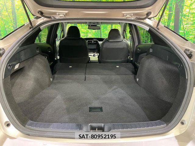 Toyota PRIUS 2016-04 6752943-11