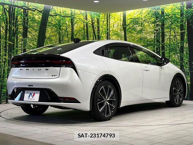 Toyota PRIUS 2023-10 6816677-17