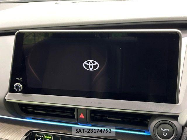 Toyota PRIUS 2023-10 6816677-3