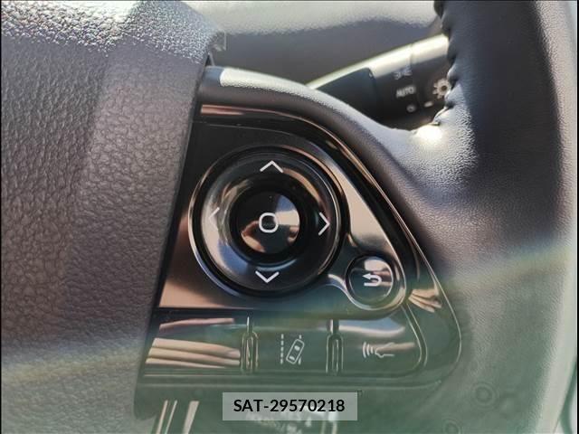 Toyota PRIUS 2019-03 6816685-11