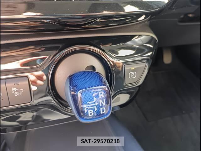 Toyota PRIUS 2019-03 6816685-13
