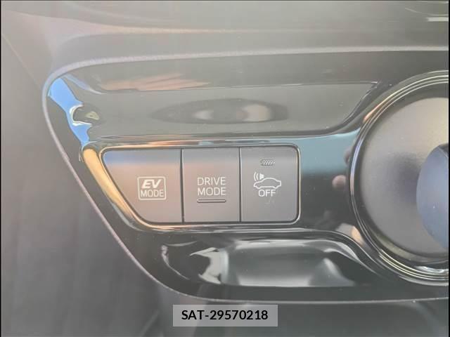 Toyota PRIUS 2019-03 6816685-14