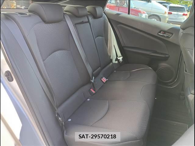Toyota PRIUS 2019-03 6816685-16
