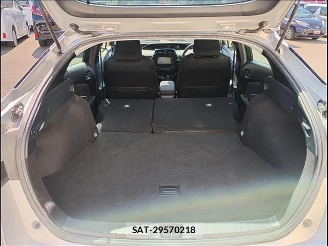 Toyota PRIUS 2019-03 6816685-18