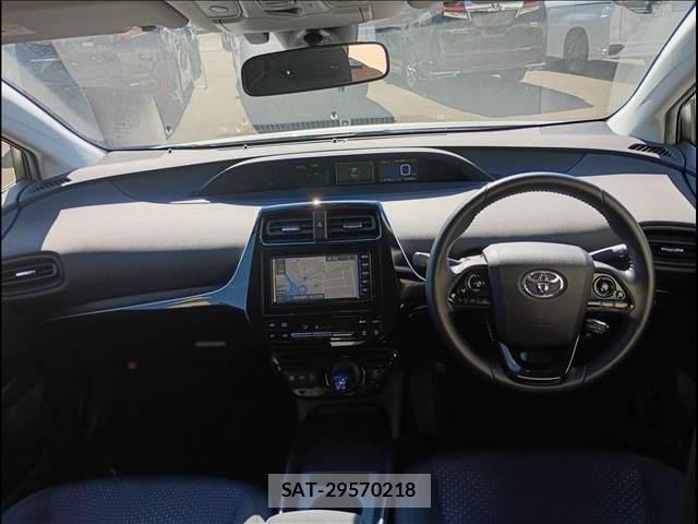 Toyota PRIUS 2019-03 6816685-2