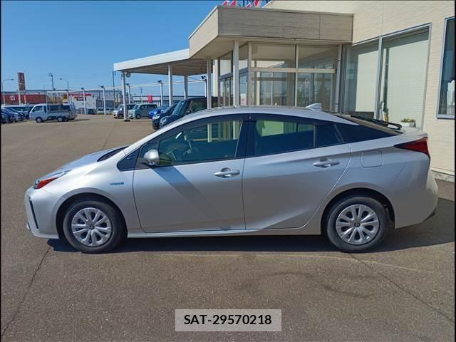 Toyota PRIUS 2019-03 6816685-4