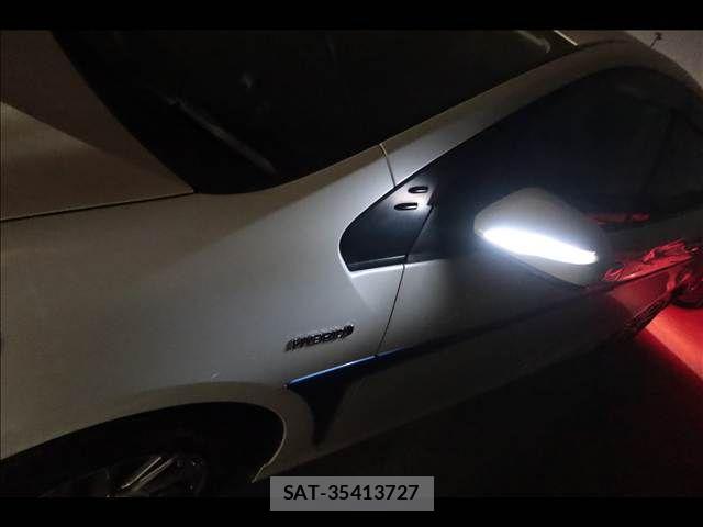 Toyota PRIUS 2018-10 6816686-9