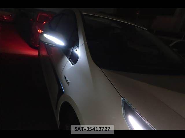 Toyota PRIUS 2018-10 6816686-10