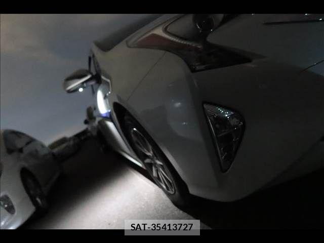 Toyota PRIUS 2018-10 6816686-14