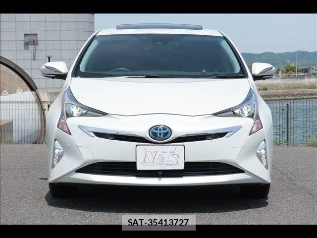 Toyota PRIUS 2018-10 6816686-1