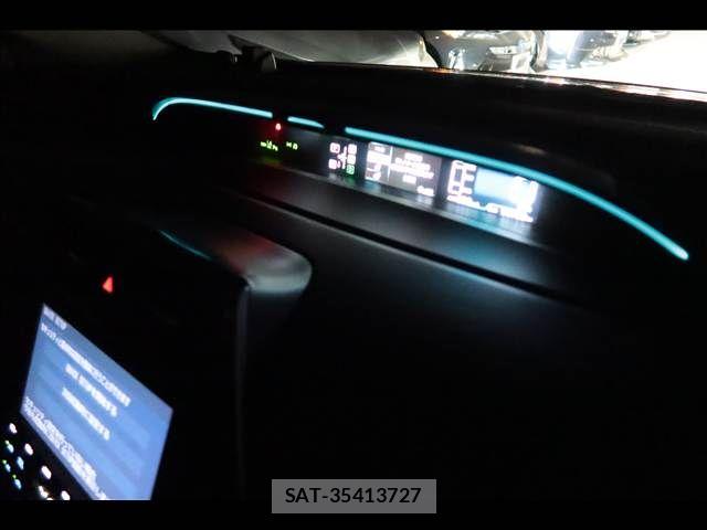 Toyota PRIUS 2018-10 6816686-23