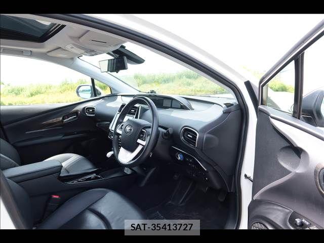 Toyota PRIUS 2018-10 6816686-28