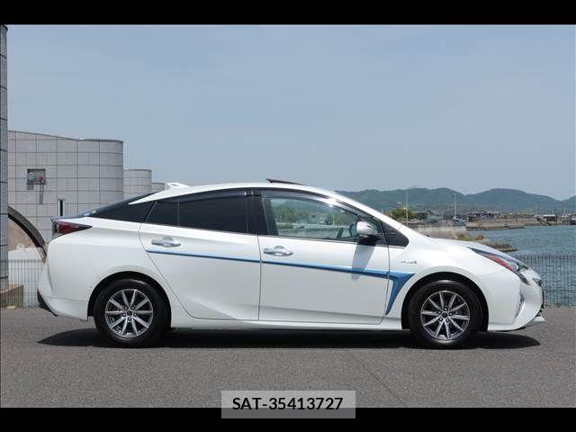 Toyota PRIUS 2018-10 6816686-6