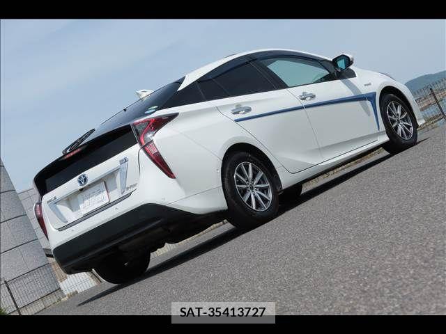 Toyota PRIUS 2018-10 6816686-7