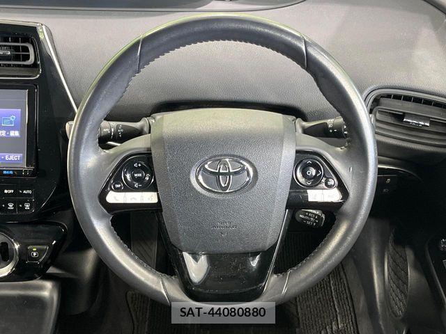 Toyota PRIUS 2018-01 6911493-11