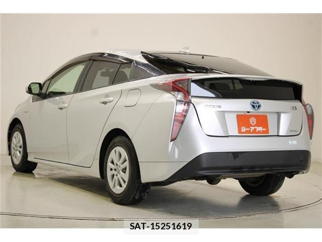 Toyota PRIUS 2016-03 6911495-11