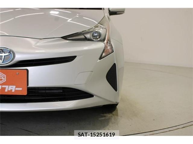 Toyota PRIUS 2016-03 6911495-15