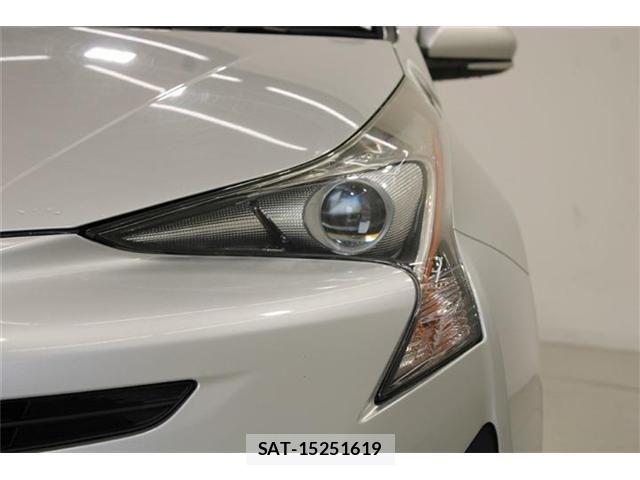 Toyota PRIUS 2016-03 6911495-16