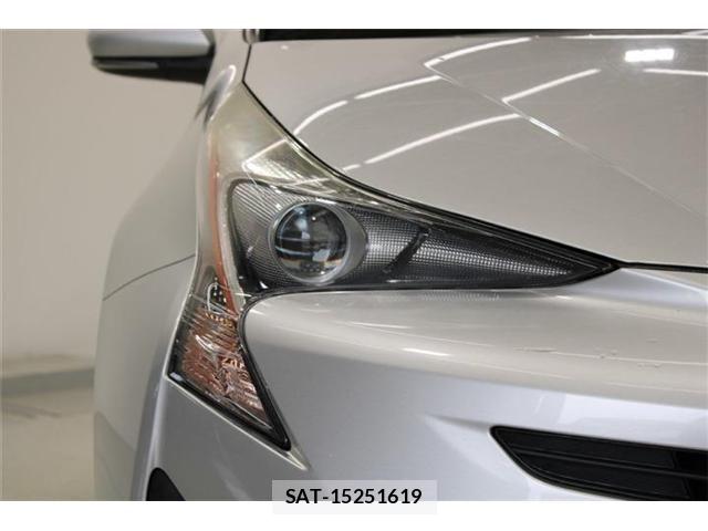 Toyota PRIUS 2016-03 6911495-18