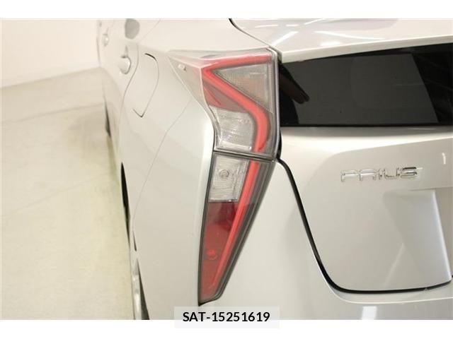 Toyota PRIUS 2016-03 6911495-20
