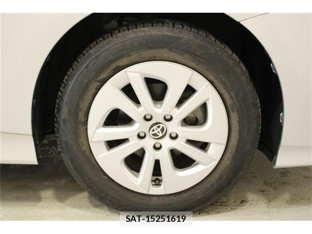Toyota PRIUS 2016-03 6911495-23