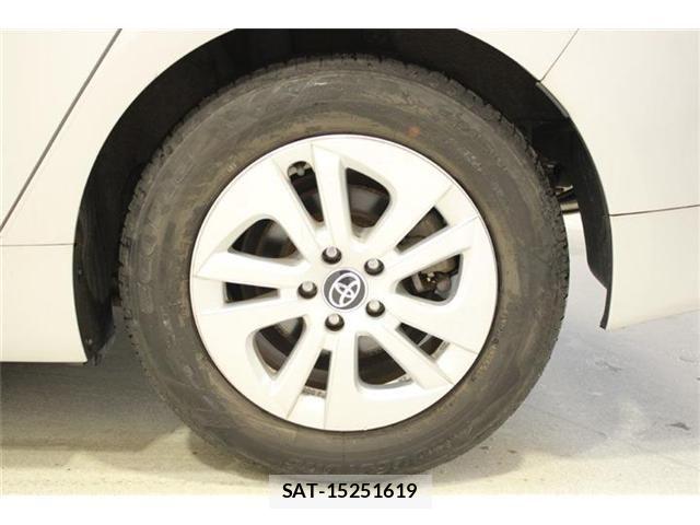 Toyota PRIUS 2016-03 6911495-25