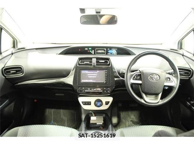 Toyota PRIUS 2016-03 6911495-2