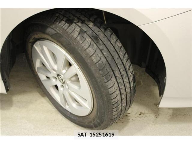 Toyota PRIUS 2016-03 6911495-29