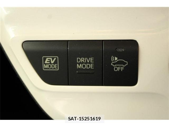 Toyota PRIUS 2016-03 6911495-6