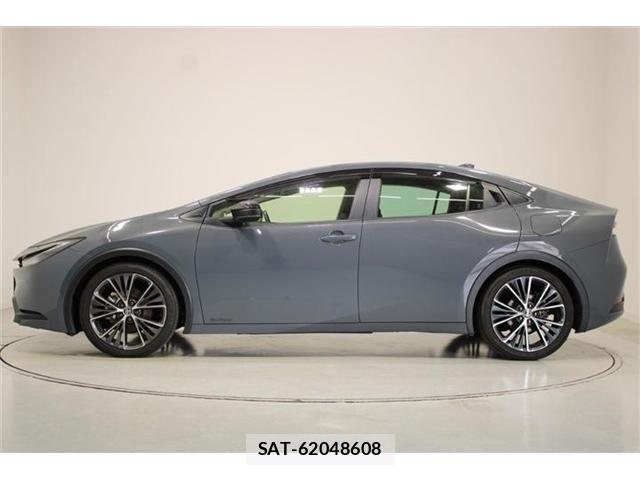 Toyota PRIUS 2023-04 6911480-9