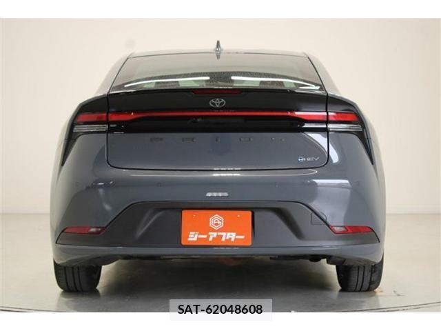 Toyota PRIUS 2023-04 6911480-11