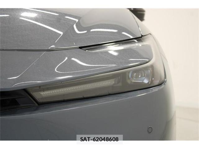 Toyota PRIUS 2023-04 6911480-15